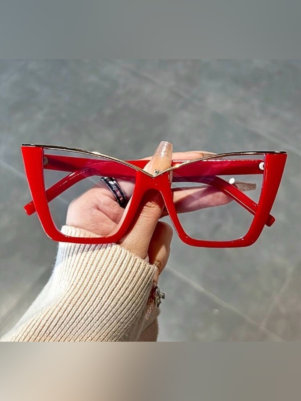 ❤️New Womens Bold Red Cat-Eye Women’s Sunglasses w gold trim